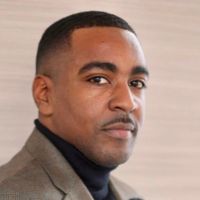 Damien Howard, Client
